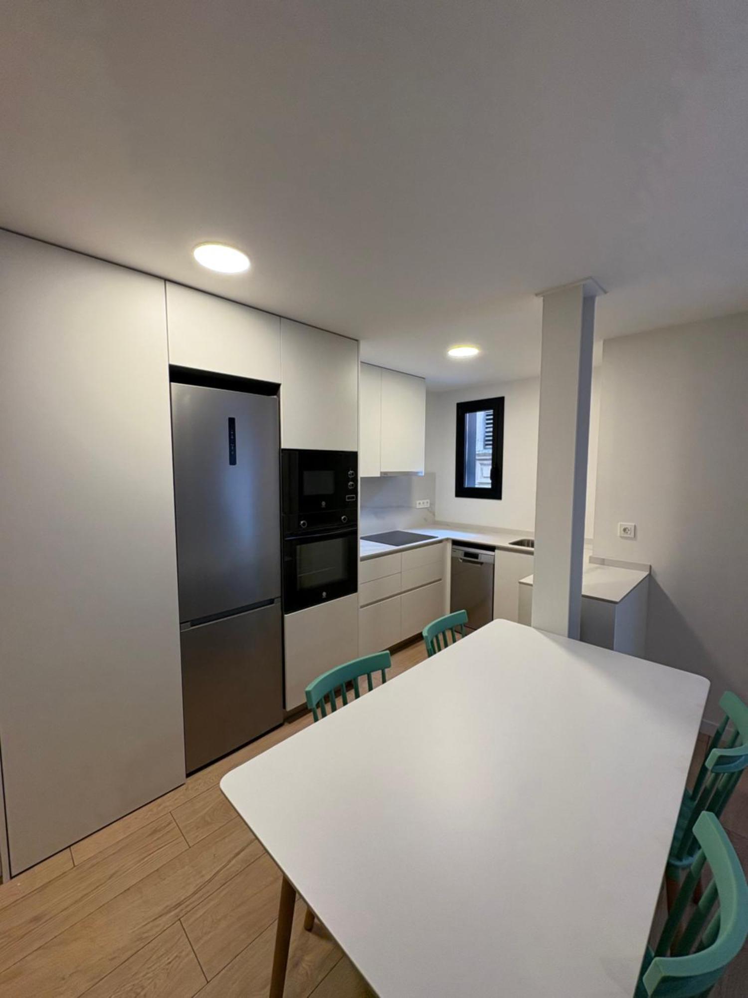 Reusia Apartaments Luaran gambar